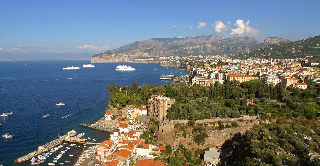 Suite Home Sorrento Bagian luar foto